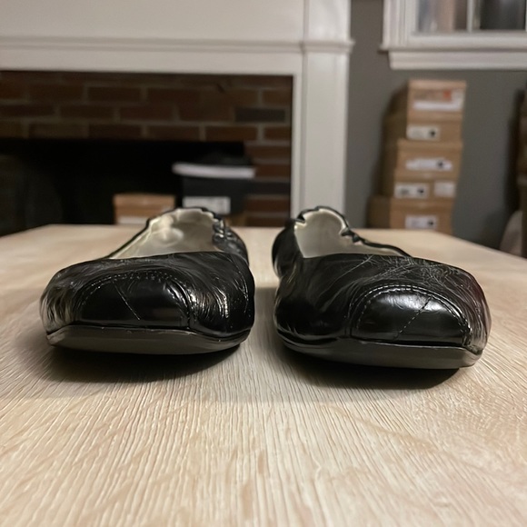 Dolce & Gabbana Black Crinkled Leather Flats - 38.5 - Picture 4 of 10